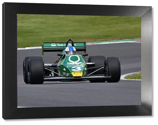 CM33 2860 Ian Simmonds, Tyrrell 012