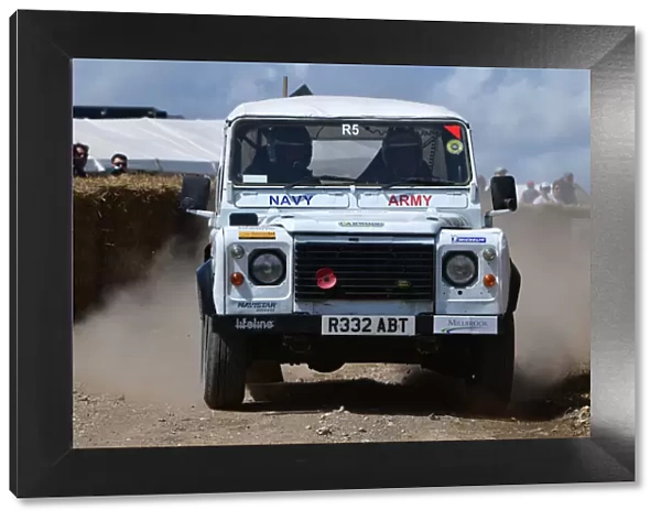 CJ11 5203 Armed Forces Rally Team, Land Rover Defender Wolf XD, R5