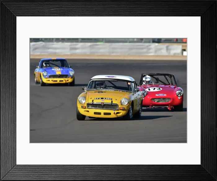 Framed Print : CM34 2185 Henry Jervis, Will Jervis, MG B Roadster Framed Print : CM34 2185 Henry Jervis, Will Jervis, MG B Roadster