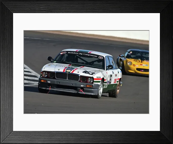 Framed Print : CM34 1371 Andrew Maynard, Colin Porter, Jaguar XJ40 Framed Print : CM34 1371 Andrew Maynard, Colin Porter, Jaguar XJ40