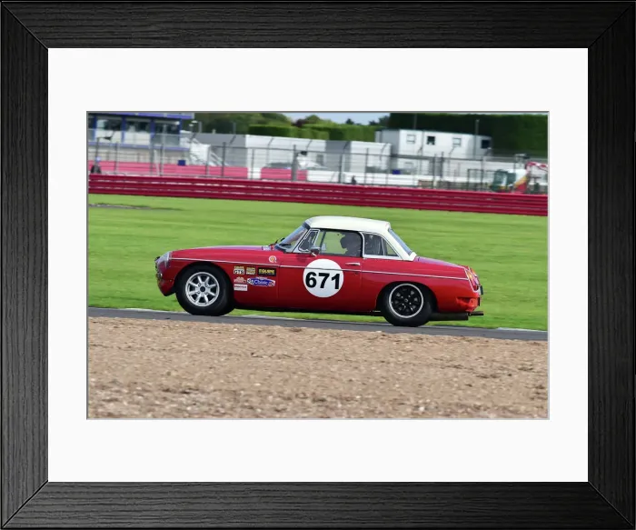 Framed Print : CM34 1767 Gavin Crawford, MG B Roadster