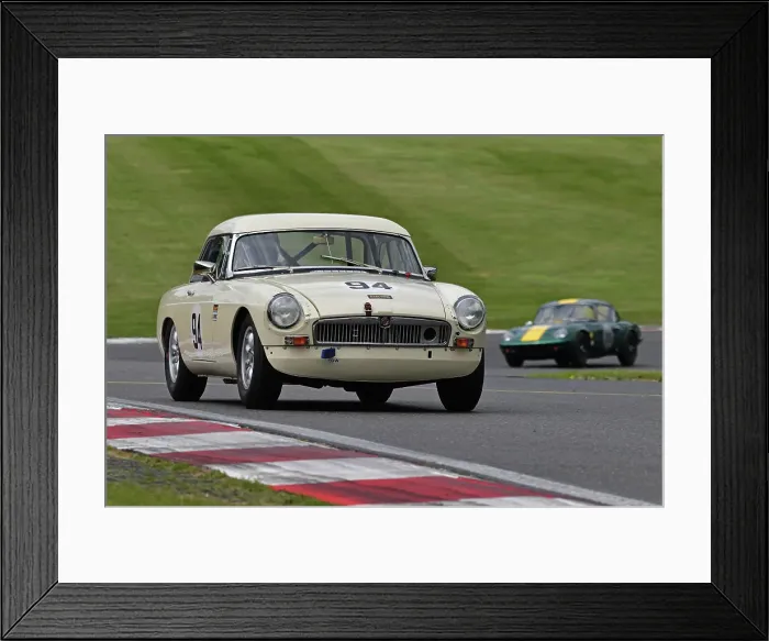 Framed Print : CJ11 2530 Richard Wilson, Anna Wilson, MG B Roadster Framed Print : CJ11 2530 Richard Wilson, Anna Wilson, MG B Roadster