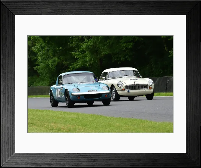 Framed Print : CM33 3745 Richard Wilson, Anna Wilson, MG B Roadster Framed Print : CM33 3745 Richard Wilson, Anna Wilson, MG B Roadster