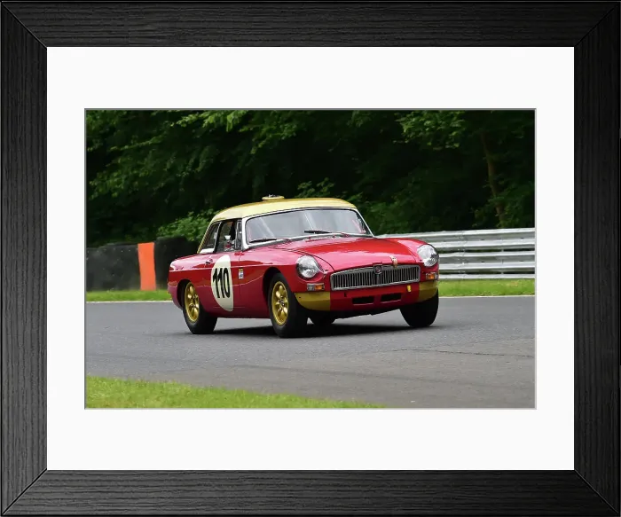 Framed Print : CM33 3762 James McBrien, MG B Roadster Framed Print : CM33 3762 James McBrien, MG B Roadster
