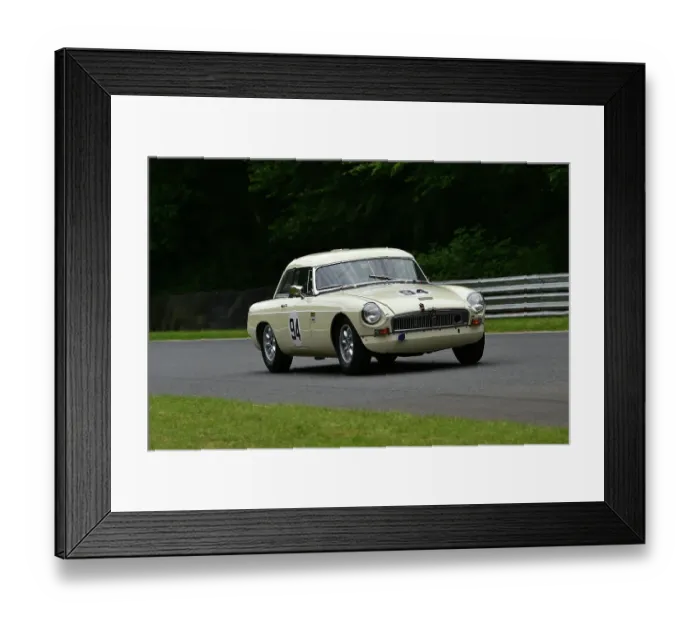 Framed Print : CM33 3795 Richard Wilson, Anna Wilson, MG B Roadster Framed Print : CM33 3795 Richard Wilson, Anna Wilson, MG B Roadster