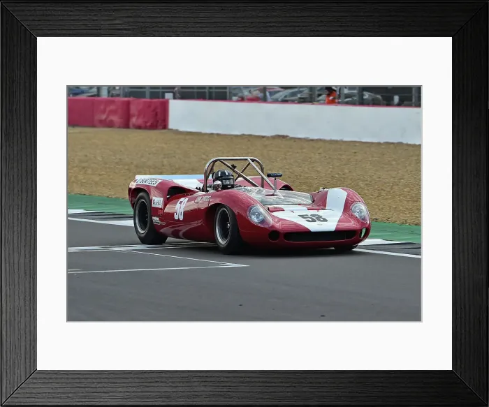 Framed Print : CM33 7847 Ewen Sergison, Lola T70 Mk2 Spyder Framed Print : CM33 7847 Ewen Sergison, Lola T70 Mk2 Spyder