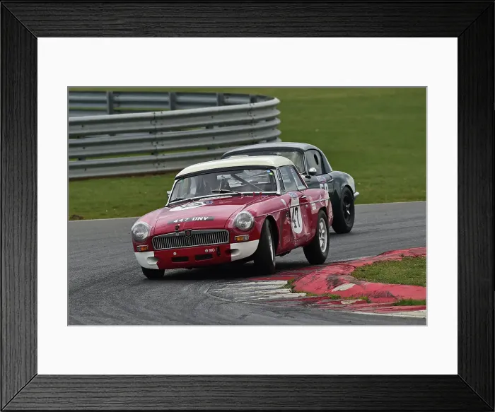 Framed Print : CM32 5814 Mark Heynen, MG B Roadster