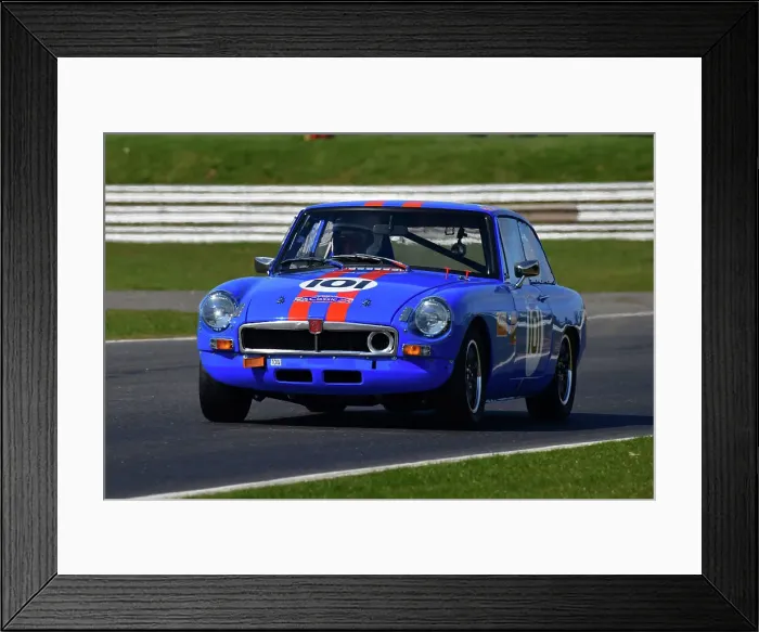 Framed Print : CJ10 4970 Julian Howell, MG B GT Framed Print : CJ10 4970 Julian Howell, MG B GT