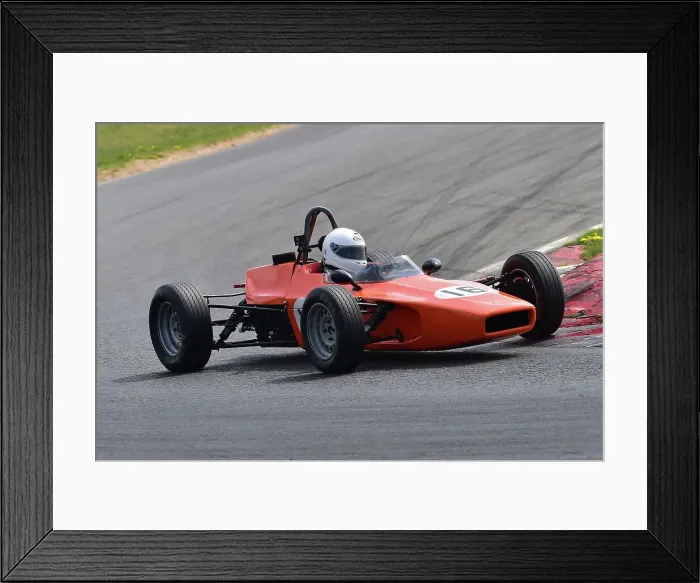 Framed Print : CM33 0083 Simon Toyne, Lola T200 Framed Print : CM33 0083 Simon Toyne, Lola T200