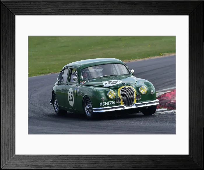 Framed Print : CM33 0403 Nigel Webb, John Young, Jaguar Mk1 Framed Print : CM33 0403 Nigel Webb, John Young, Jaguar Mk1