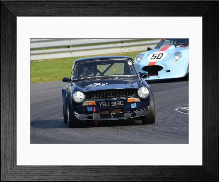 Framed Print : CM33 0776 Phillip Lambe, Triumph TR6 Framed Print : CM33 0776 Phillip Lambe, Triumph TR6