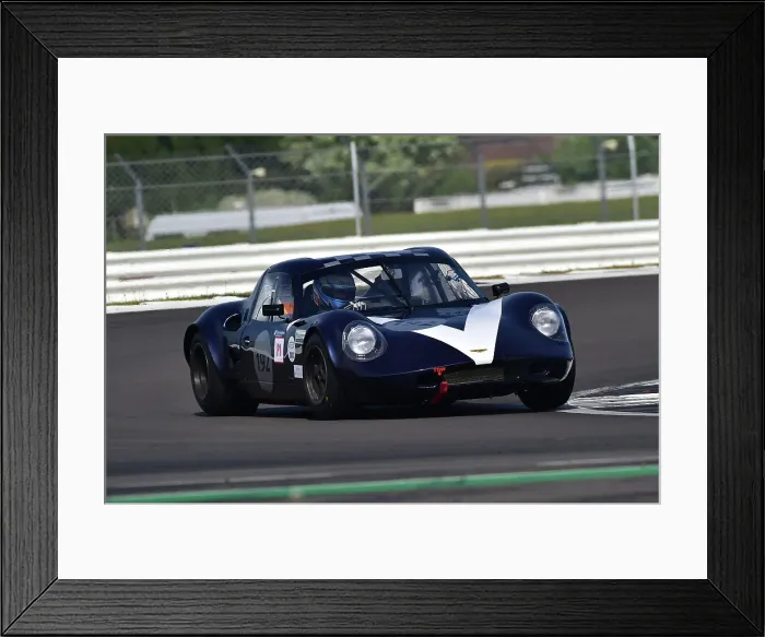 Framed Print : CM33 2521 Julian Thomas, Callum Lockie, Chevron B8 Framed Print : CM33 2521 Julian Thomas, Callum Lockie, Chevron B8