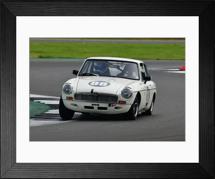Framed Print : CJ11 0211 Paul Brown, MG B GT Framed Print : CJ11 0211 Paul Brown, MG B GT