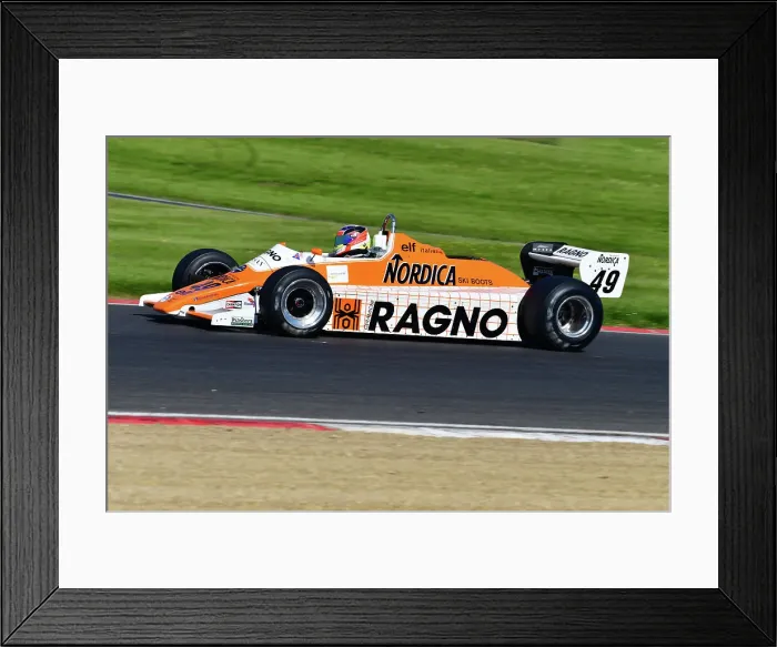 Framed Print : CJ12 9275 Neil Glover, Arrows A5 Framed Print : CJ12 9275 Neil Glover, Arrows A5