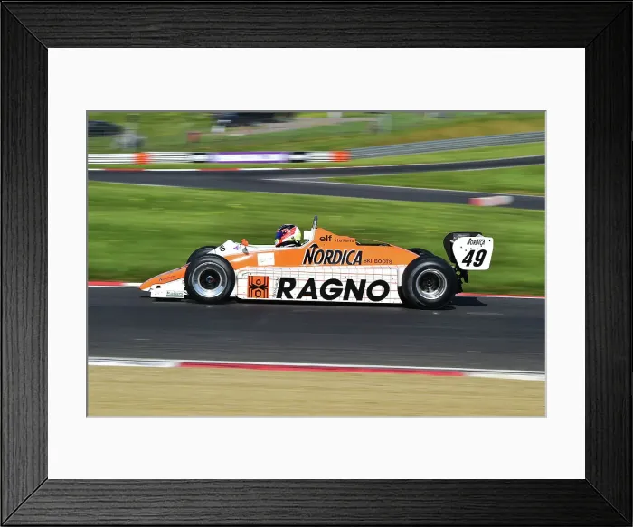 Framed Print : CM34 8262 Neil Glover, Arrows A5 Framed Print : CM34 8262 Neil Glover, Arrows A5