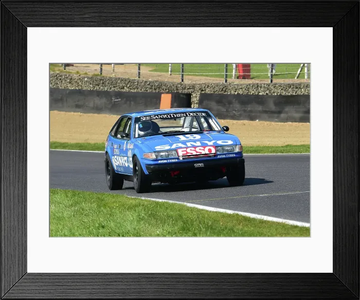 Framed Print : CM34 7901 Michael Whitaker, Rover SD1 Framed Print : CM34 7901 Michael Whitaker, Rover SD1