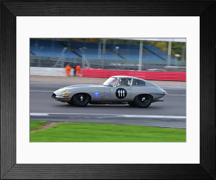 Framed Print : CJ12 4330 Oliver Bryant, Phil Keen, Jaguar E-Type FHC Framed Print : CJ12 4330 Oliver Bryant, Phil Keen, Jaguar E-Type FHC