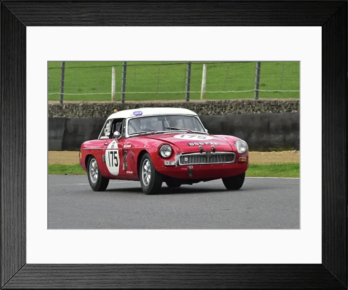 Framed Print : CM35 2693 Noel Leonard, MG B Roadster Framed Print : CM35 2693 Noel Leonard, MG B Roadster