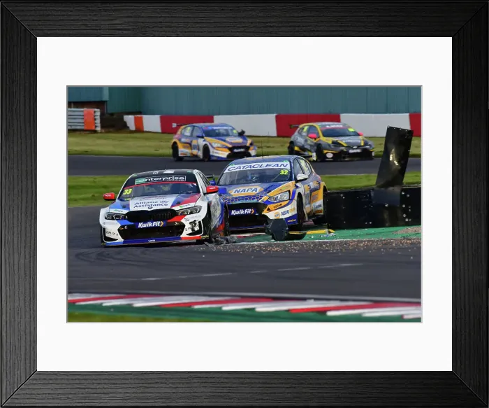 Framed Print : CJ13 9209 Adam Morgan, BMW 330e M Sport, Team BMW, Daniel Rowbottom, Ford Focus ST, NAPA Racing UK Framed Print : CJ13 9209 Adam Morgan, BMW 330e M Sport, Team BMW, Daniel Rowbottom, Ford Focus ST, NAPA Racing UK