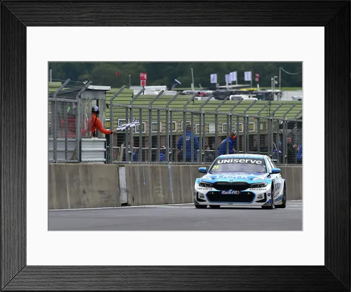 Framed Print : CM35 6071 Jake Hill, BMW 330e M Sport, Laser Tools Racing with MB Motorsport Framed Print : CM35 6071 Jake Hill, BMW 330e M Sport, Laser Tools Racing with MB Motorsport