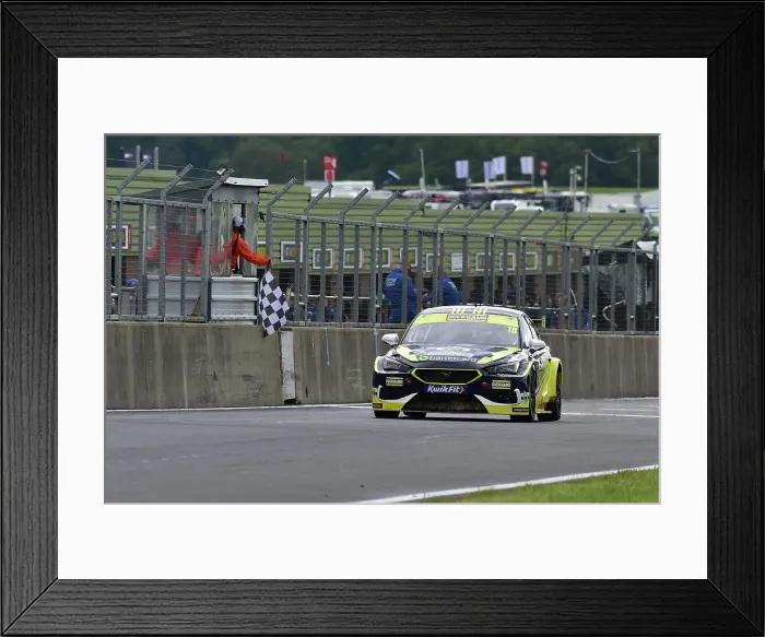 Framed Print : CM35 6144 Daryl Deleon, Cupra Leon, Duckhams Racing with Bartercard Framed Print : CM35 6144 Daryl Deleon, Cupra Leon, Duckhams Racing with Bartercard