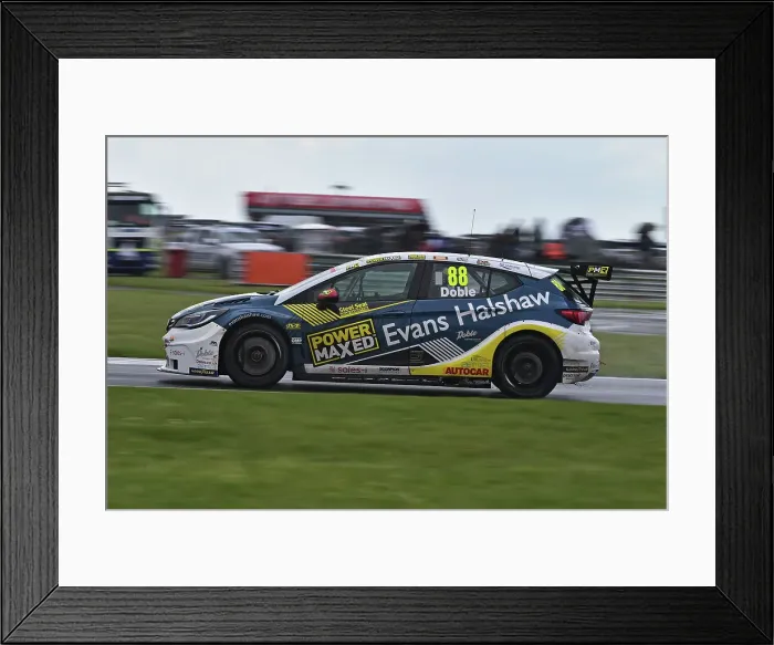 Framed Print : CM35 6508 Mikey Doble, Vauxhall Astra, Evans Halshaw Power Maxed Racing