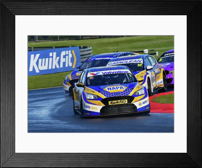 Framed Print : CJ14 0036 Ash Sutton, Ford Focus ST, NAPA Racing UK Framed Print : CJ14 0036 Ash Sutton, Ford Focus ST, NAPA Racing UK