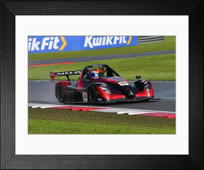 Framed Print : CJ13 9894 Chris Lulham, Valour Racing Framed Print : CJ13 9894 Chris Lulham, Valour Racing