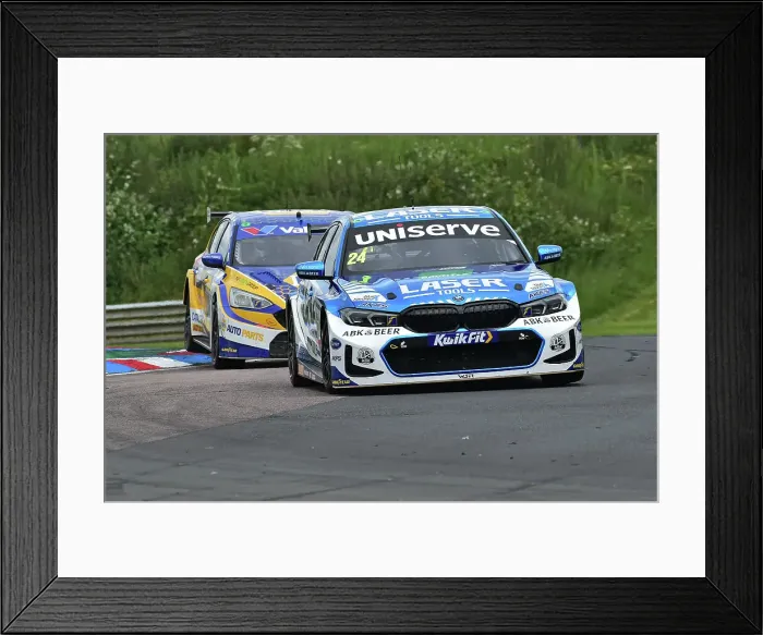Framed Print : CM34 7851 Jake Hill, BMW 330e M Sport, Laser Tools Racing with MB Motorsport Framed Print : CM34 7851 Jake Hill, BMW 330e M Sport, Laser Tools Racing with MB Motorsport