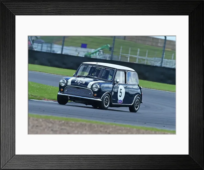 Framed Print : CM35 8699 Christopher Edmunds, Morris Mini Cooper S Framed Print : CM35 8699 Christopher Edmunds, Morris Mini Cooper S