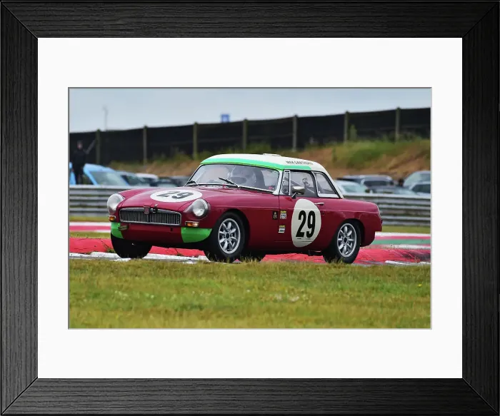 Framed Print : CM35 9341 Max Cawthorn, MG B Roadster Framed Print : CM35 9341 Max Cawthorn, MG B Roadster
