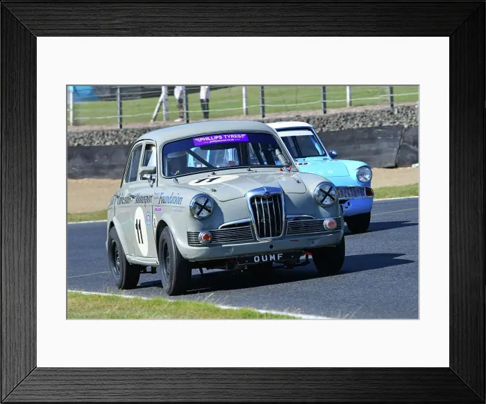 Framed Print : CJ14 5049 Ding Boston, OUMF Riley One point five Framed Print : CJ14 5049 Ding Boston, OUMF Riley One point five
