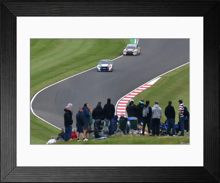 Framed Print : CJ14 6154 Colin Turkington, BMW 330e M Sport, Team BMW Framed Print : CJ14 6154 Colin Turkington, BMW 330e M Sport, Team BMW