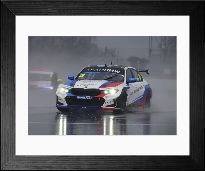 Framed Print : CJ15 1252 Colin Turkington, BMW 330e M Sport, Team BMW Framed Print : CJ15 1252 Colin Turkington, BMW 330e M Sport, Team BMW