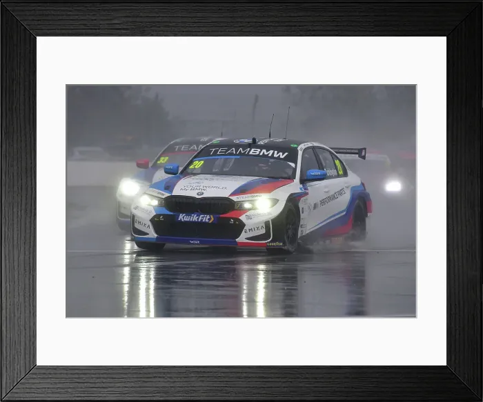 Framed Print : CJ15 1261 Colin Turkington, BMW 330e M Sport, Team BMW Framed Print : CJ15 1261 Colin Turkington, BMW 330e M Sport, Team BMW