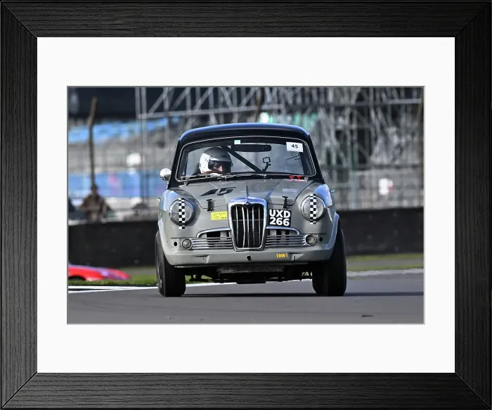 Framed Print : CZ1_0813 Ollie Leston, Riley One-Point-Five.jpg