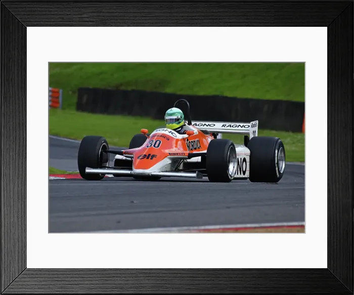 Framed Print : CJ13_9632 Simon Fish, Arrows A4.jpg Framed Print : CJ13_9632 Simon Fish, Arrows A4.jpg