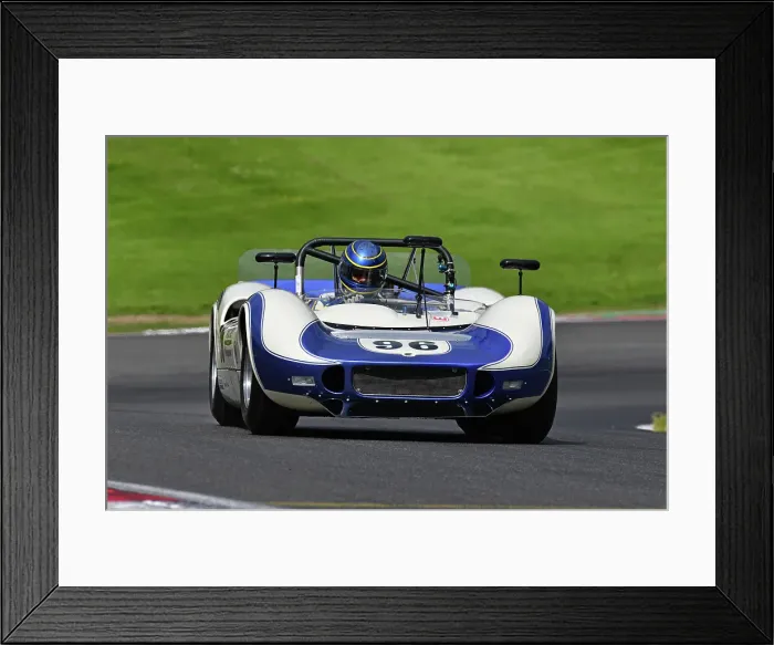 Framed Print : CJ13_9240 John Spiers, Nigel Greensall, McLaren M1B.jpg Framed Print : CJ13_9240 John Spiers, Nigel Greensall, McLaren M1B.jpg