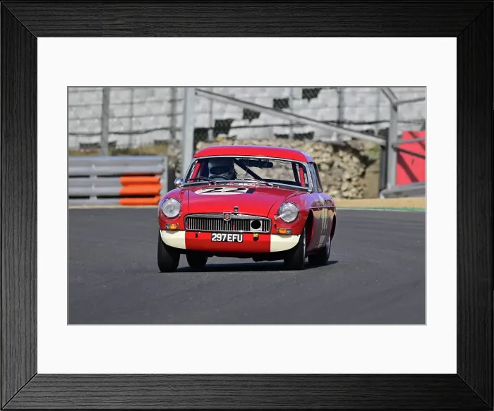 Framed Print : CZ1_2268 Tom Huetson, MG B Roadster.jpg Framed Print : CZ1_2268 Tom Huetson, MG B Roadster.jpg