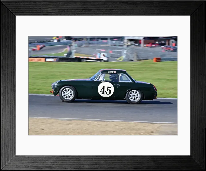 Framed Print : CZ1_3843 James Topliss, MG B Roadster.jpg Framed Print : CZ1_3843 James Topliss, MG B Roadster.jpg