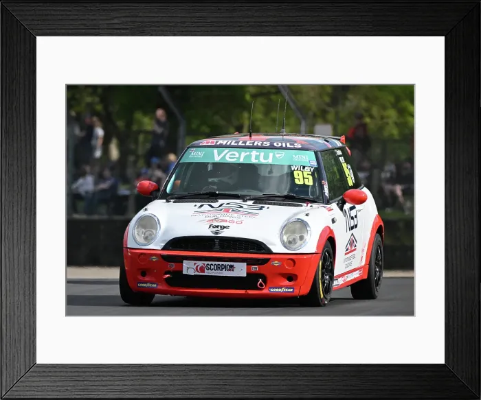 Framed Print : CZ2_5060 Joshua Wilby, Team Avago.jpg