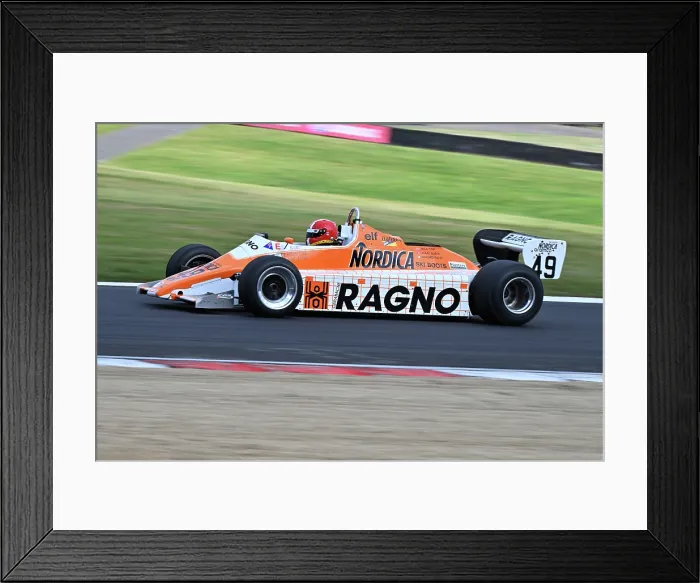 Framed Print : CZ2_8660 Nick Pink, Arrows A5.jpg Framed Print : CZ2_8660 Nick Pink, Arrows A5.jpg