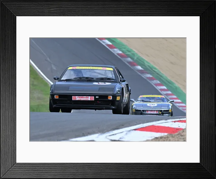 Framed Print : CZ3_5733 Robin Fisk, Ferrari Mondial QV.jpg