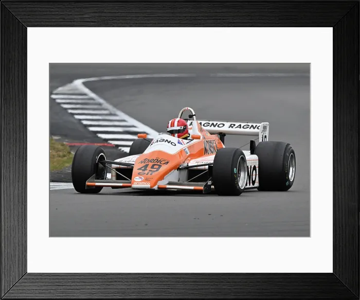 Framed Print : CZ3_6694 Nick Pink, Arrows A5.jpg Framed Print : CZ3_6694 Nick Pink, Arrows A5.jpg