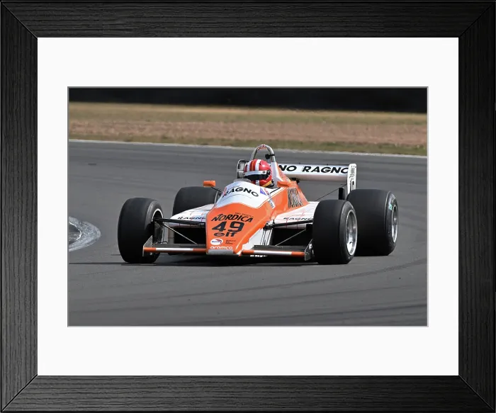 Framed Print : CZ3_9807 Nick Pink, Arrows A5.jpg Framed Print : CZ3_9807 Nick Pink, Arrows A5.jpg