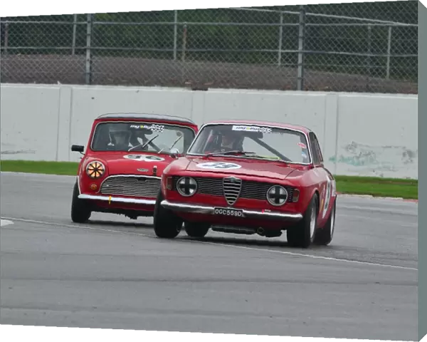 Paul Hopkinson, Alfa Romeo Giulia Sprint, vs Timothy Brook, Austin Mini Cooper