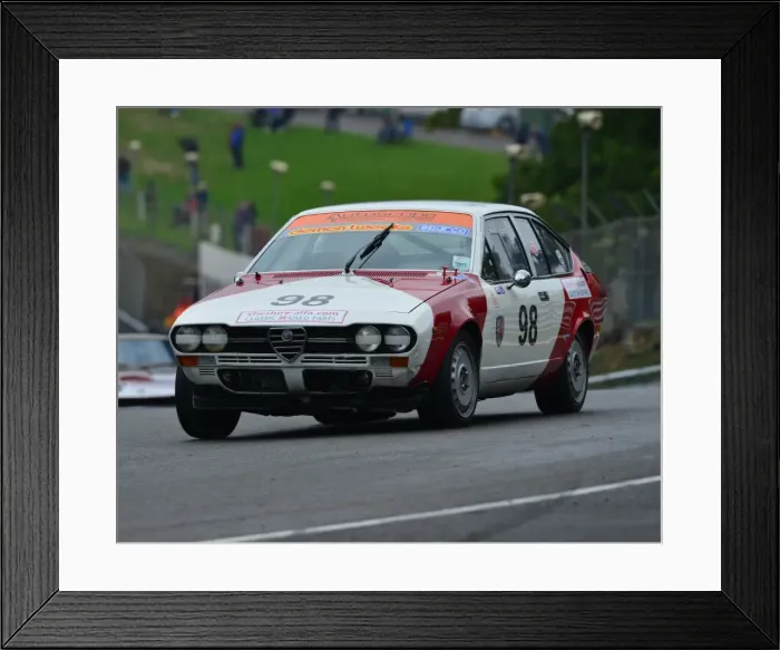 Framed Print : CJ4 9467 Bob Trotter, Alfa Romeo 2000 GTV Framed Print : CJ4 9467 Bob Trotter, Alfa Romeo 2000 GTV
