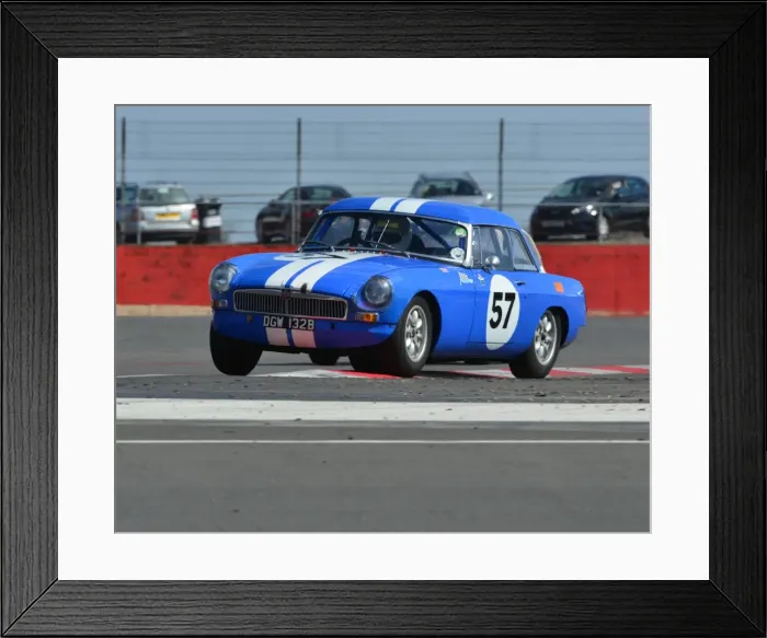 Framed Print : CJ3 2586 Peter Bolderson, MGB, DGW 132 B Framed Print : CJ3 2586 Peter Bolderson, MGB, DGW 132 B