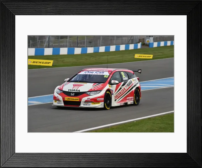 Framed Print : CM1 0390 Gordon Shedden, Flash, Honda Yuasa Racing, Honda Civic Tourer Framed Print : CM1 0390 Gordon Shedden, Flash, Honda Yuasa Racing, Honda Civic Tourer