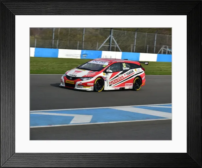 Framed Print : CM1 0402 Gordon Shedden, Flash, Honda Yuasa Racing, Honda Civic Tourer Framed Print : CM1 0402 Gordon Shedden, Flash, Honda Yuasa Racing, Honda Civic Tourer